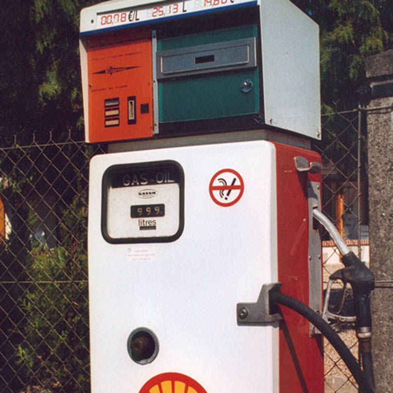 2004 La pompe à essence_BLANLUET